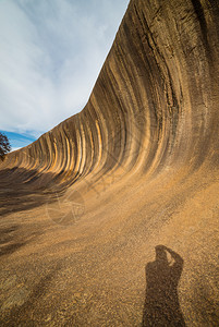 角度克罗波托夫西澳大利亚海登附近的波浪野生动物公园中的奇幻浪潮巨石以芒树皮的影子拍摄形成图片