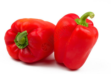 蔬菜两个新鲜的甜辣椒和白色背景生的明亮图片