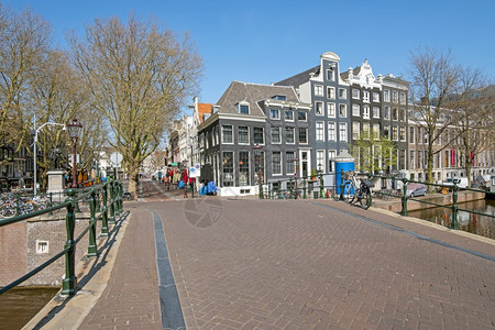 运河坦率来自阿姆斯特丹荷兰赫林格拉施特市的城风景优美图片