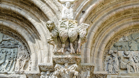 建筑细节西班牙圣地亚哥的孔波斯特拉大教堂外墙宗结石建筑的图片