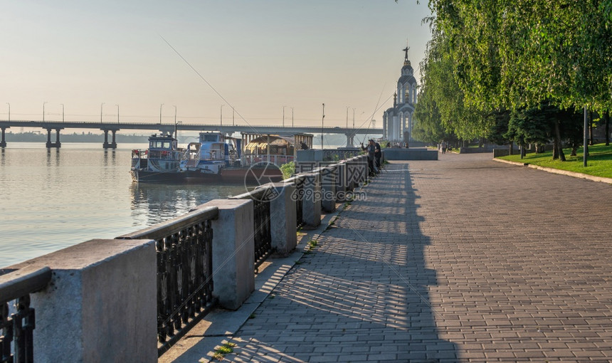 第聂伯罗乌克兰07182乌克兰第聂伯罗城堤在阳光明媚的夏日乌克兰第聂伯罗城堤建造筑学欧洲图片