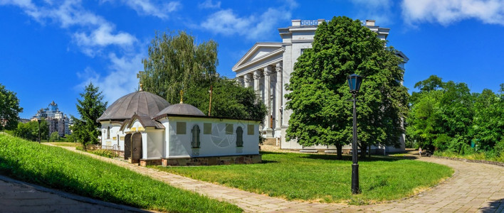 靠近20年7月1日乌克兰基辅Detinets附近Myra圣尼古拉教堂在乌克兰基辅Myra圣尼古拉教堂一个阳光明媚的夏日教堂举行建图片