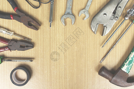 拧紧维修和建筑工具设备用于修理和建造优质的扳手图片