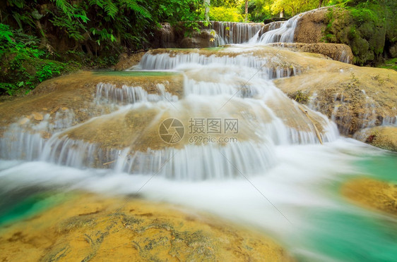 美丽的深森林KaoFu瀑布蓝邦泰国美丽的瀑布南邦绿色热带图片