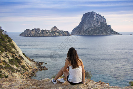 伊比萨年轻女孩寻找山海旅行身体伊维萨岛图片