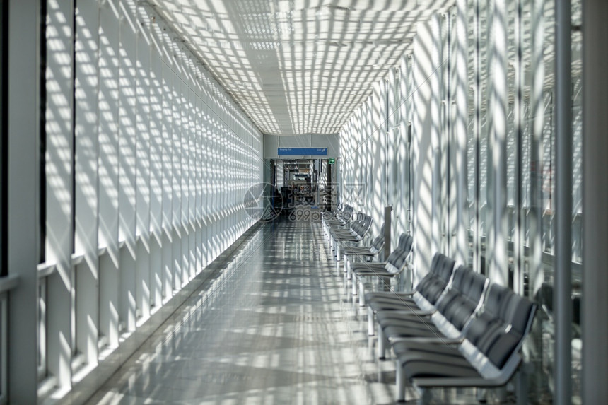 门机场候室旅行区现代的金属图片