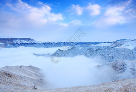 旅游厄尔布鲁士脊俄罗斯北高加索山脉的日落亚历杭德罗州北高加索图片