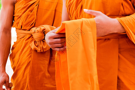 老的佛教和尚黄袍佛教和尚的紧贴拉差他尼亚洲人图片