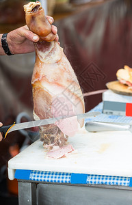 煮熟火腿的法院作为口粮拉孔生的猪肉食物图片