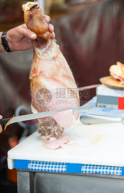 煮熟火腿的法院作为口粮拉孔生的猪肉食物图片