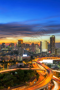 曼谷市高速公路夜景图片