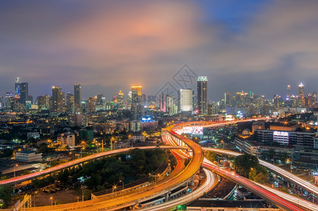 曼谷市高速公路夜景图片