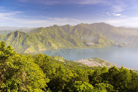 圣佩德罗火山大阿提特兰湖圣佩德罗的景象天空蓝色镇图片