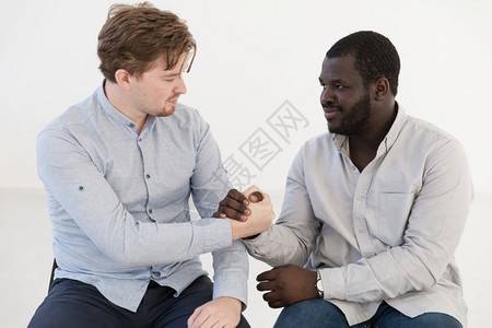 众人一条心图片