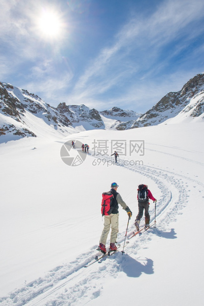 冬季登山者图片