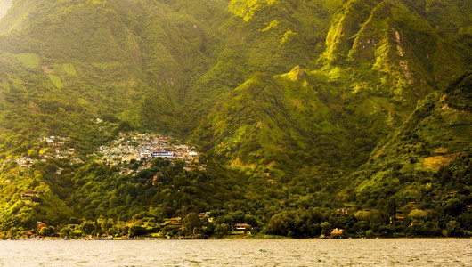 自然中美洲危地马拉阿提特兰湖村上空日落植被图片