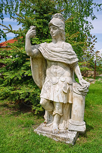 老式的花园中罗马英雄旧雕像罗马英雄的旧雕像老英勇背景图片