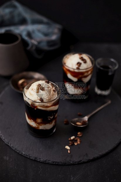 冰咖啡配香草淇淋在意大利被称为affogato冰咖啡配香草淇淋茶点卡布奇诺牛奶图片