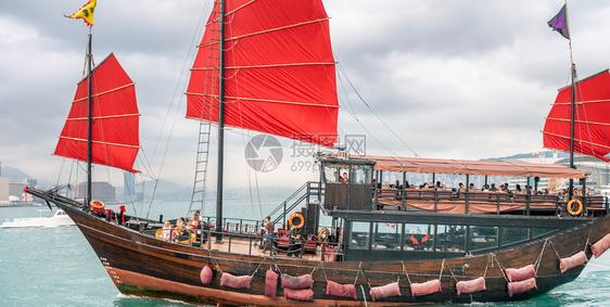 垃圾香港红木船图标在维多利亚港经营的红木船色海图片