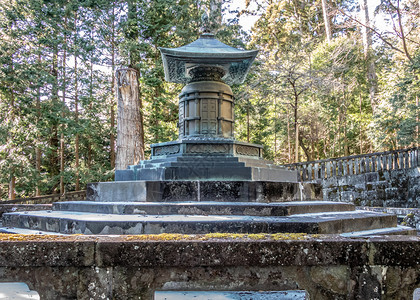 地点日本人在NikkoToshogu神社的庙里宝塔图片