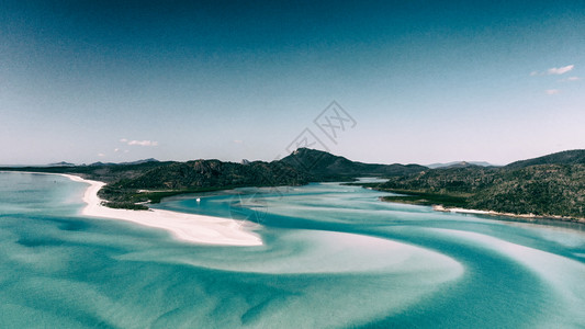 艾尔利水圣灵降临节澳大利亚昆士兰海滩Whitsunday群岛的空中景象图片