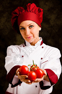年轻女厨师在农村背景面前的肖像照片夹克餐厅颜色图片