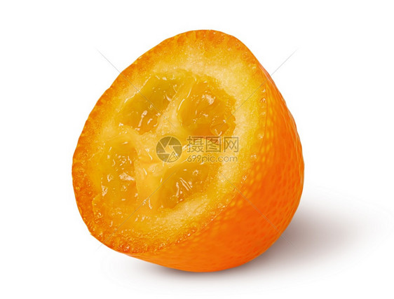 成熟食物皮肤半金橘旋转隔离在白色背景半熟金橘旋转隔离在白色背景图片