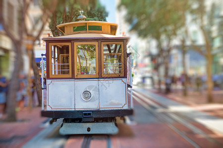 人们旧金山有线汽车在市场街过境历史图片
