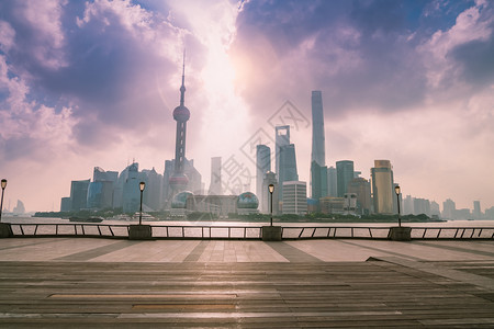 珍珠城市上海2017年月日上海天线在杭浦河上被打中云图片