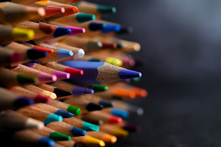 一组彩色铅笔图片