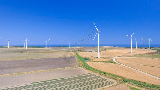 车站夏季的工业风力车空中观景轮廓电图片