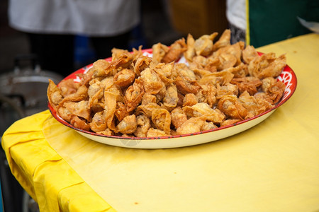 烹饪胡椒素食包括蔬菜和淀粉油炸蔬菜节日沙拉图片