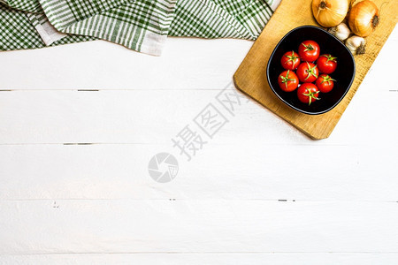 自制午餐意大利食成分樱桃番茄和烹饪香料复制图片