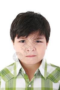 男美丽的小孩肖像严重孤立于白色背景外表的美丽男孩思考甜的图片