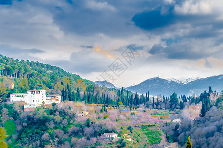 塔西班牙南部格拉纳达市风景的多彩插图颜色全景图片