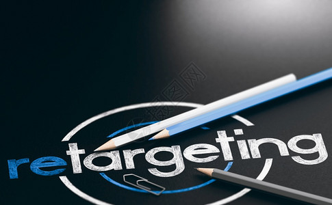 3D说明用木铅笔在黑色背景上重新瞄准目标的字词消费者行为重新瞄准目标的营销概念2活动搜索追踪图片