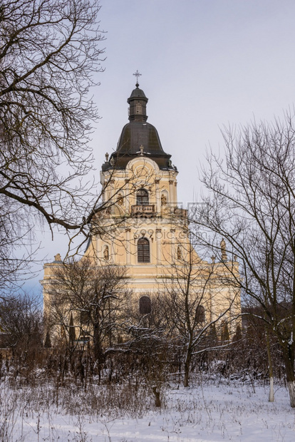 寒冷的大教堂乌克兰米库林茨0162乌克兰捷尔诺波地区米库林茨村的18世纪巴洛克式三一教堂乌克兰米库林茨的冬日巴洛克式三一教堂发现图片