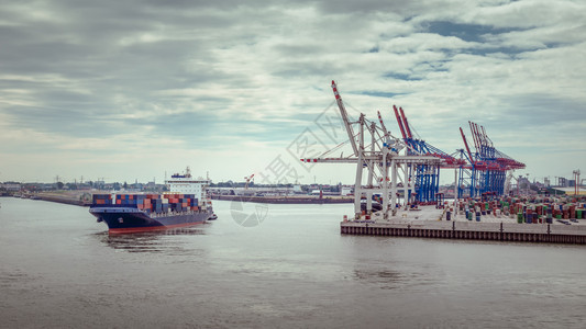 工业的货物易北河关于汉堡港集装箱码头的空中观航图图片