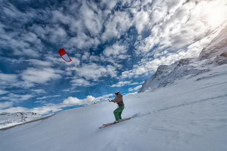 冬季滑雪远足图片