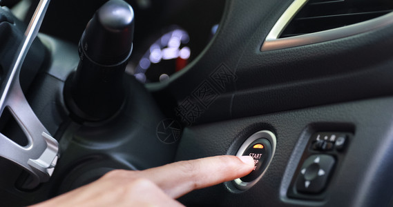 仪表盘无键条目的自动汽车引擎启按钮开锁入口背景图片