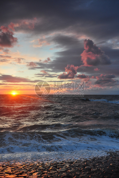 晚上夏天地平线海滩日落图片