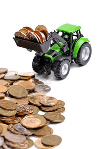 层加载捡硬币的绿色拖拉机捡硬币的绿色拖拉机白背景砂矿图片