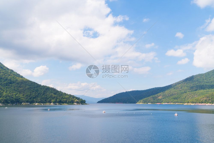 夏月云中山岳日天空清亮坝河户外图片