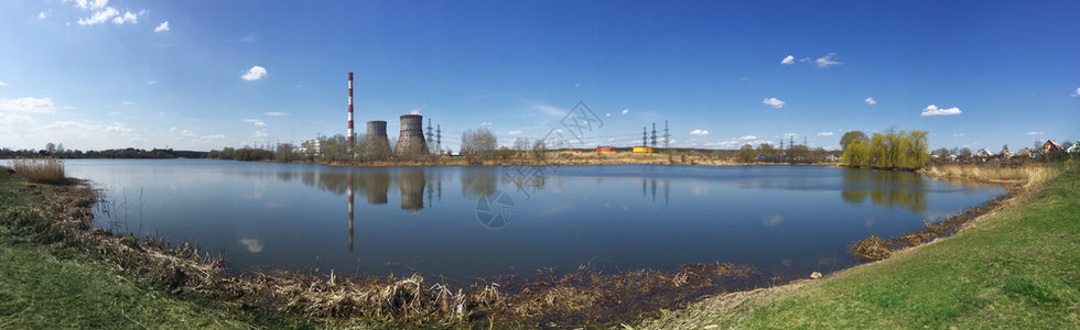 岸上电站管道湖泊全景生态概念岸上电站管道湖泊全景工厂环境烟囱图片