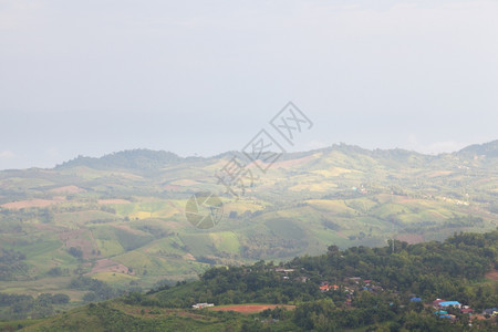 山区Zoning的农业区村民在林地上种植的农庄和村里民爬坡道绿色图片