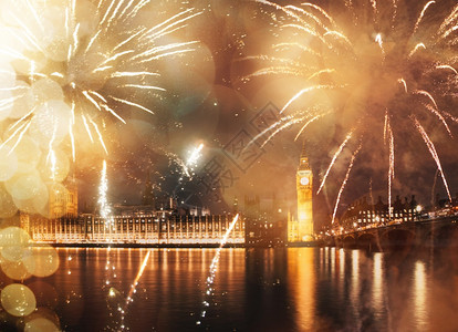 钟BigBen新年庆典的烟花英国伦敦午夜建造图片