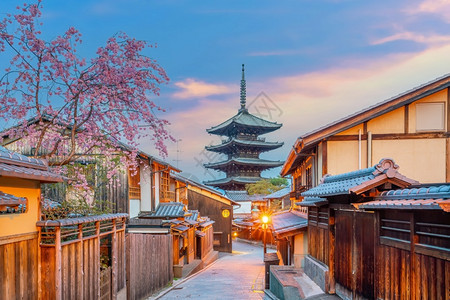 城市景观亚洲在日落的光季节在仓期间旧城京都历史图片