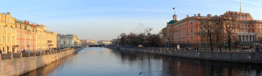 俄罗斯圣彼得堡日落时的全景彼得格勒运河xA美丽的城市历史图片
