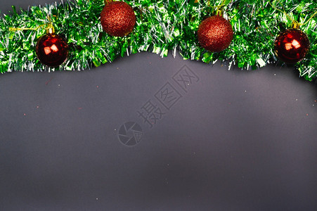 明亮的红色圣诞快乐背景与新年季节图片