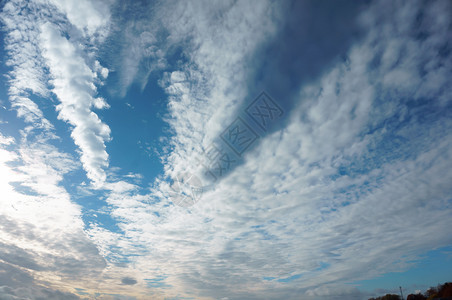云景白中的蓝天白景观空图片